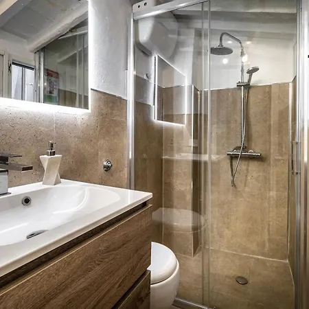 Yid Gallery Art&design In The Heart Of Apartamento