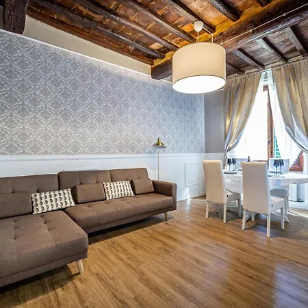 Yid Gallery Art&design In The Heart Of Apartamento